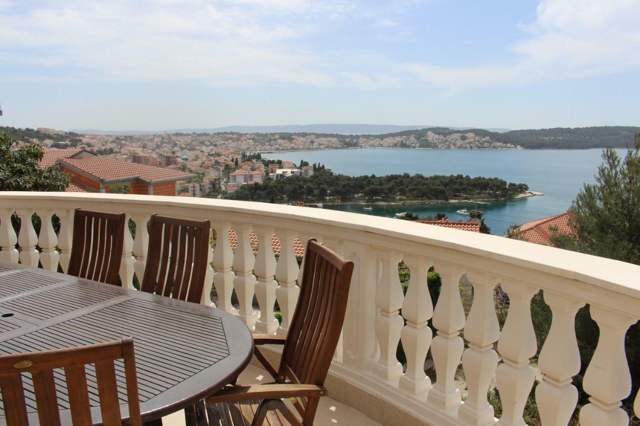 Villa Lizzi Trogir Eksteriør billede