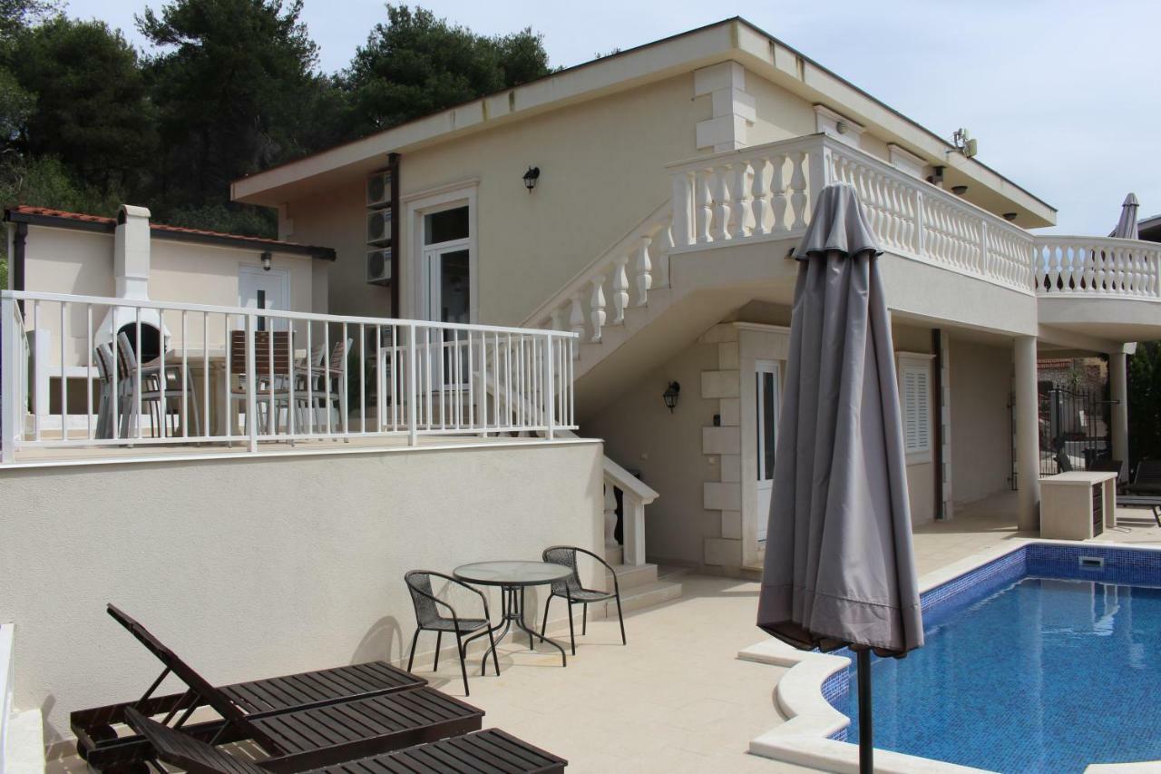 Villa Lizzi Trogir Eksteriør billede