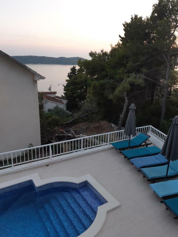 Villa Lizzi Trogir Eksteriør billede